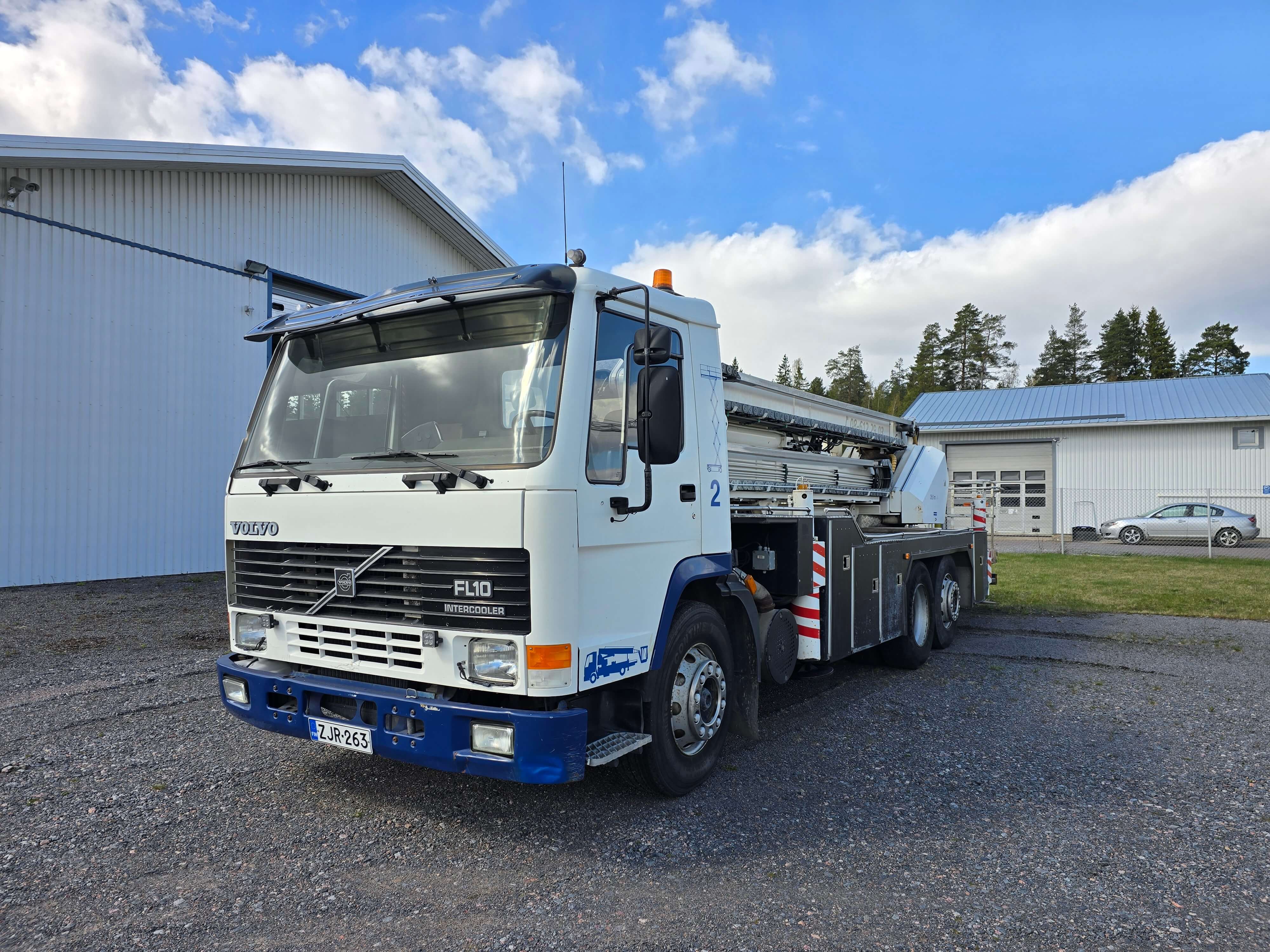 Volvo FM7 nostolava-auton varaustilanne